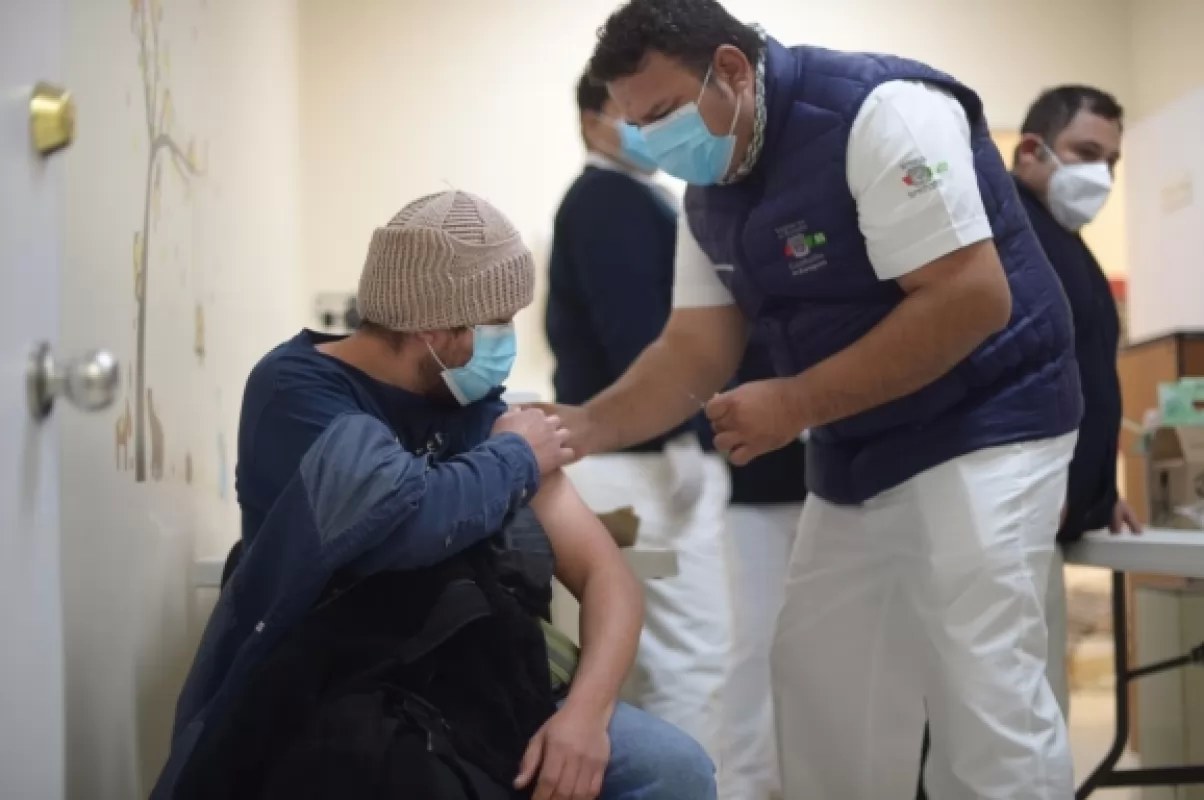 83% de los vacunados contra la COVID-19 ya cuentan con esquema completo