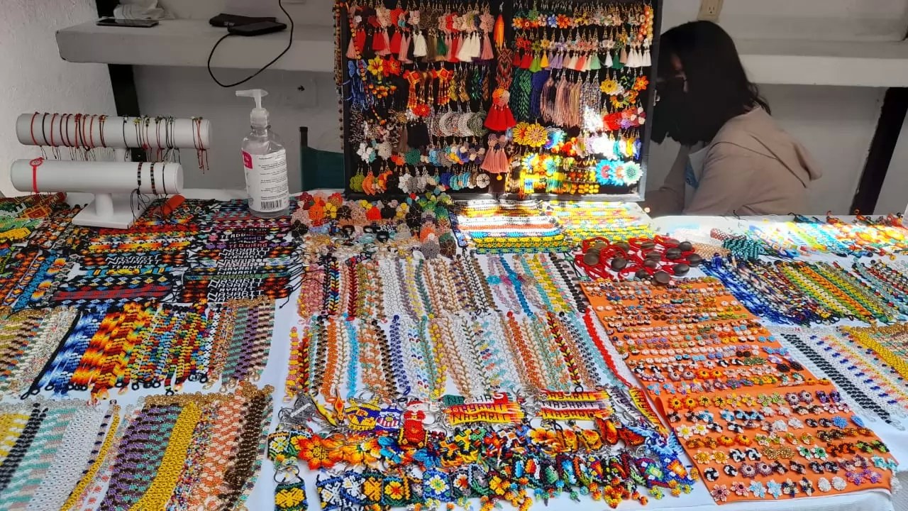 Piden artesanos valorar su trabajo y evitar el regateo