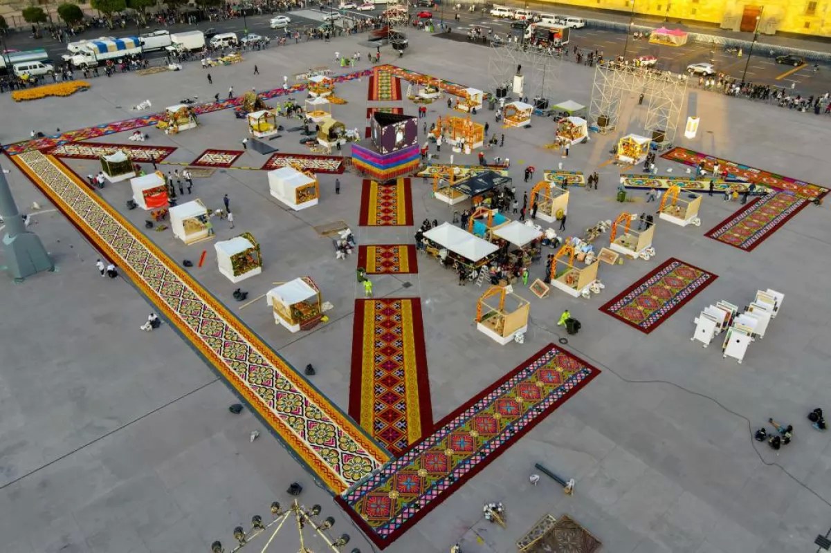 Abre al público la Gran Ofrenda del Día de Muertos en el Zócalo