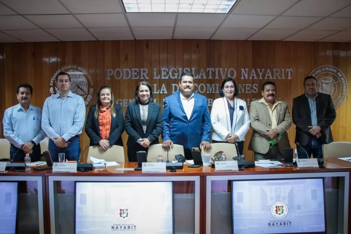 Aprueban exhorto para que oficinas de gobierno consuman local