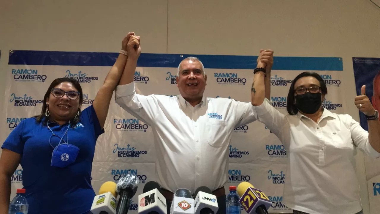 \"La lucha no es entre panistas, nuestro enemigo está afuera\"