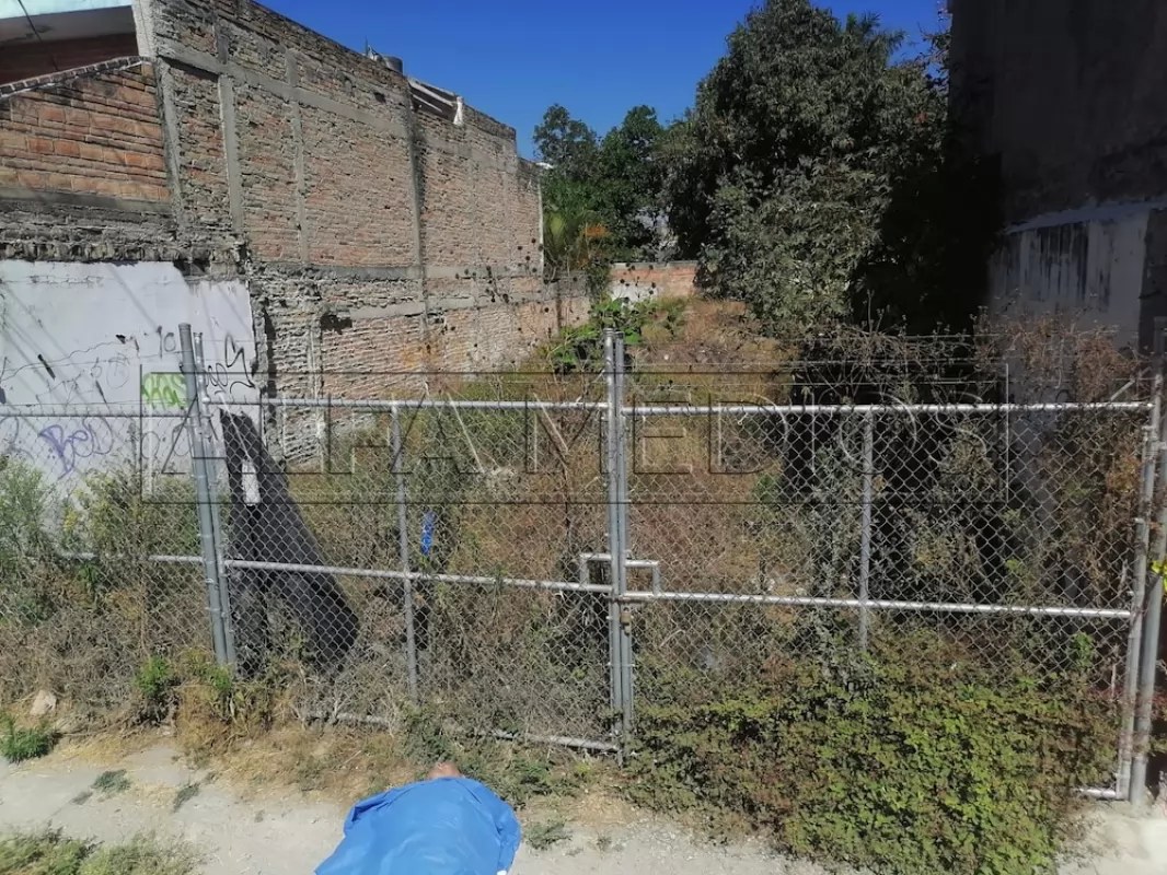 Encuentran sin vida adulto mayor en la via publica