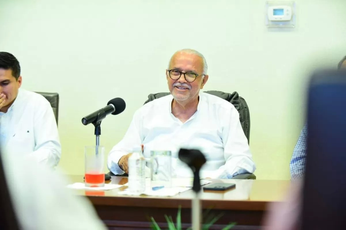 Navarro Quintero coordina esfuerzos con Gobierno Federal para la vacunación contra el COVID-19