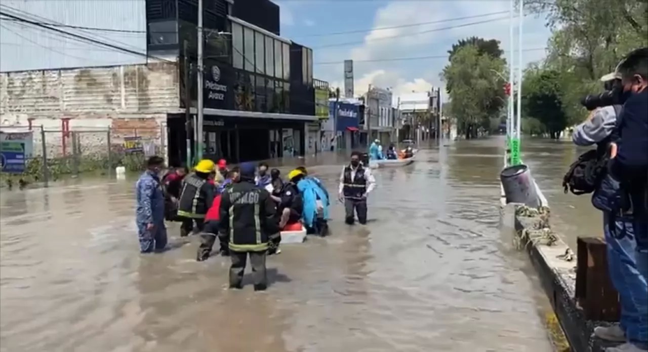 Mantienen labores de auxilio y entrega de apoyos a damnificados de Tula