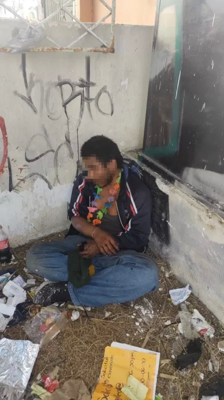 Sujeto golpea a una joven estudiante sin razón