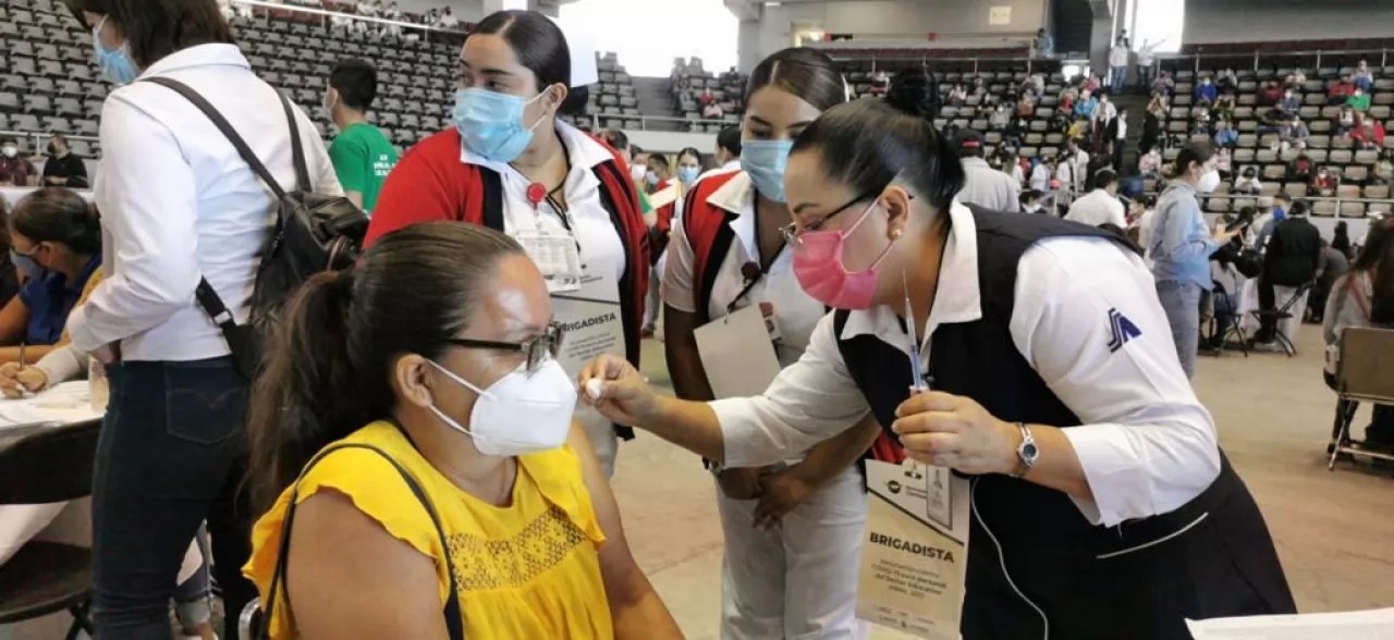 60% de la población vacunada cuenta con esquema completo