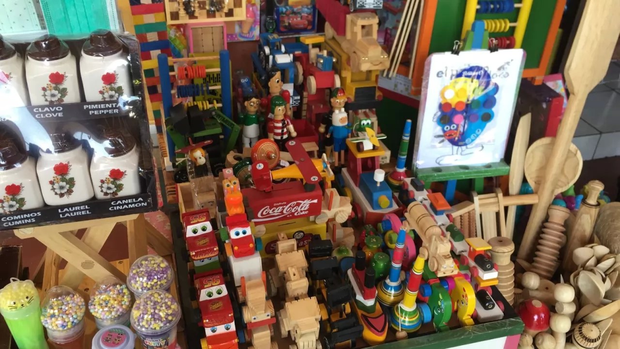 Juguetes tradicionales al borde de la extinción