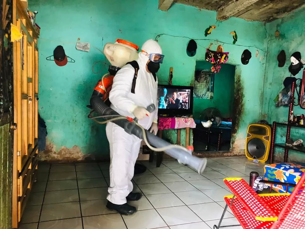 Desinfectan espacios públicos de localidades de San Blas