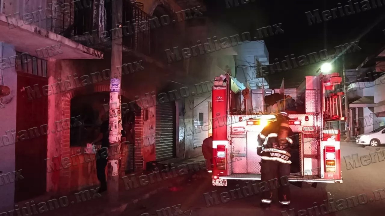 ¡trasnochados malandrines incendiaron casa abandonada!
