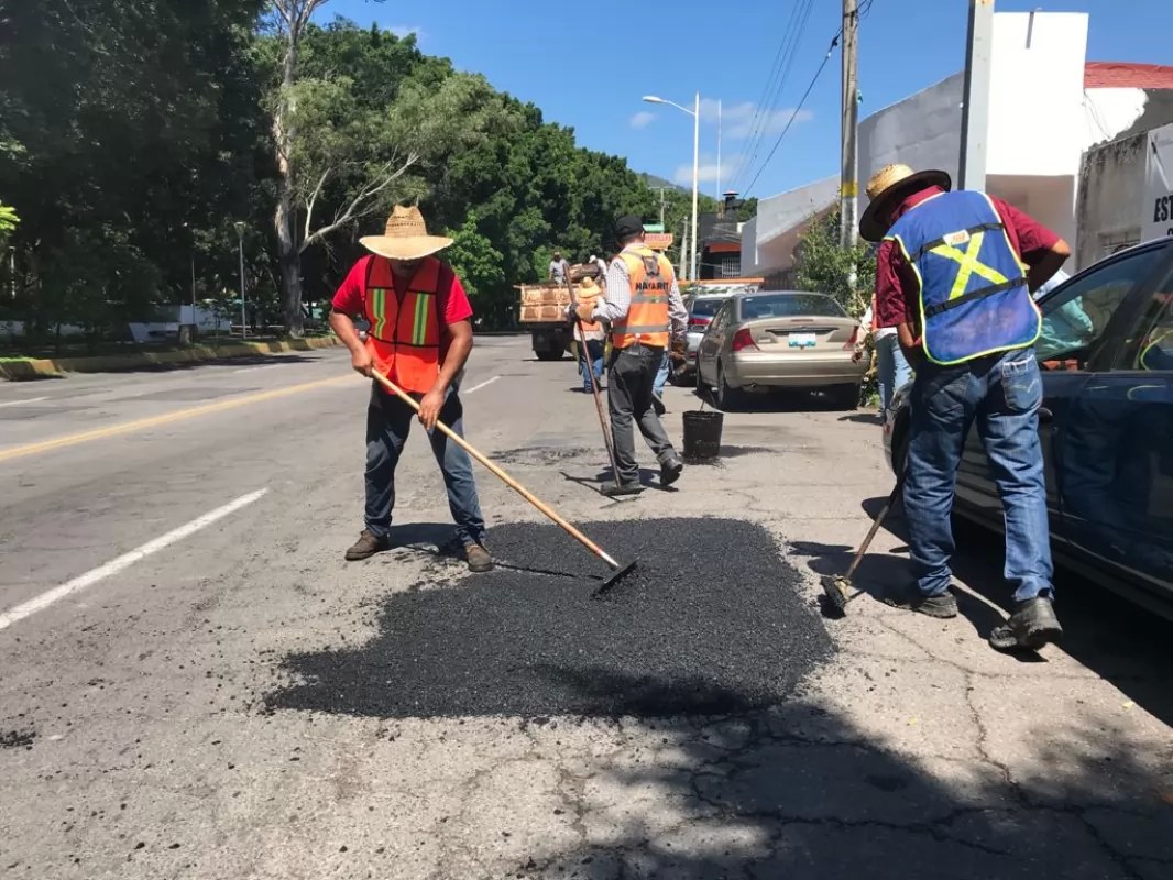 Rehabilitan asfalto de la avenida Insurgentes