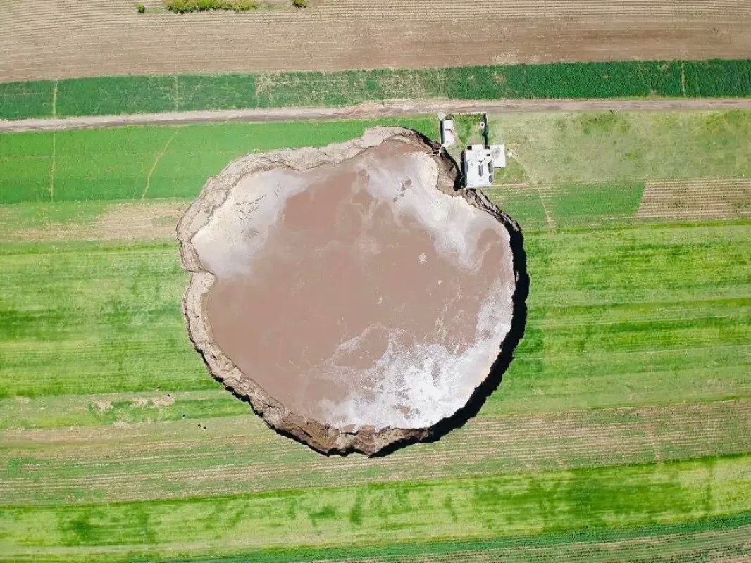 CONAGUA entrega informe sobre causas del socavón en Puebla