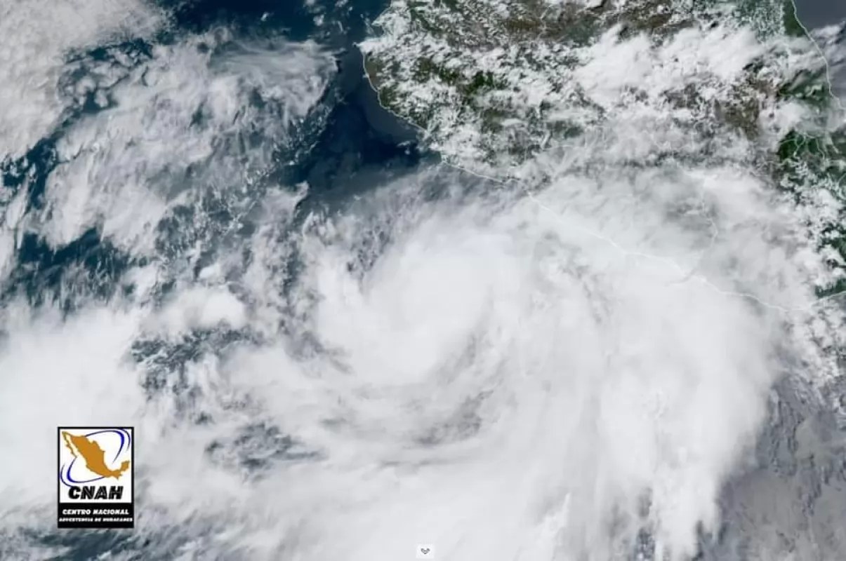 Seguirán las lluvias por la tormenta tropical \"Enrique\"