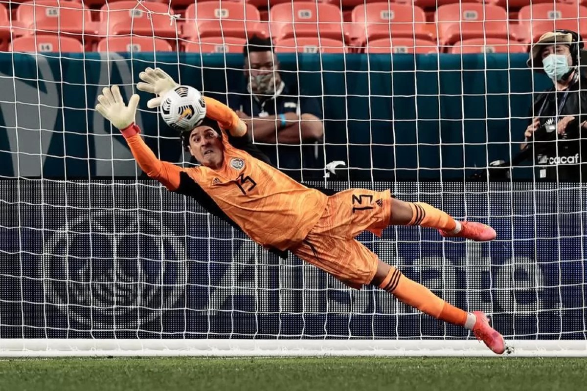 Guillermo Ochoa va al acecho de imponer un récord en Selección Mexicana