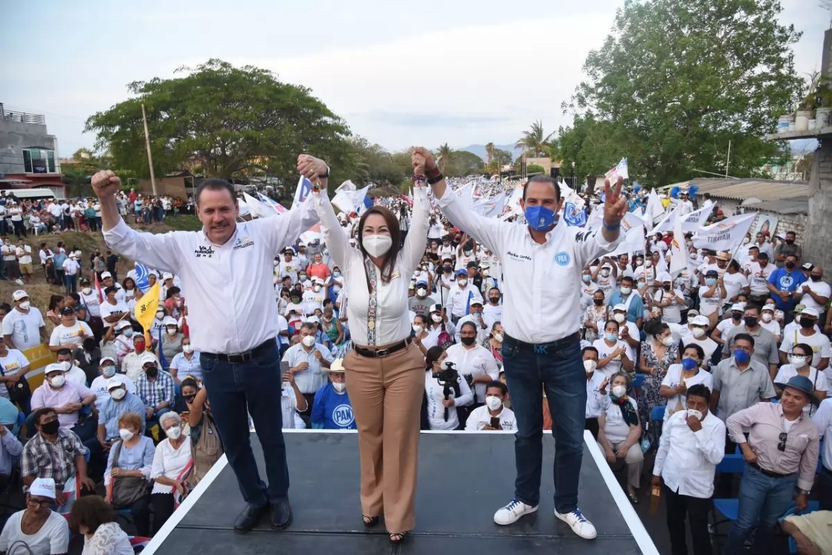 Gloria Núñez cierra campaña en Bahía de Banderas