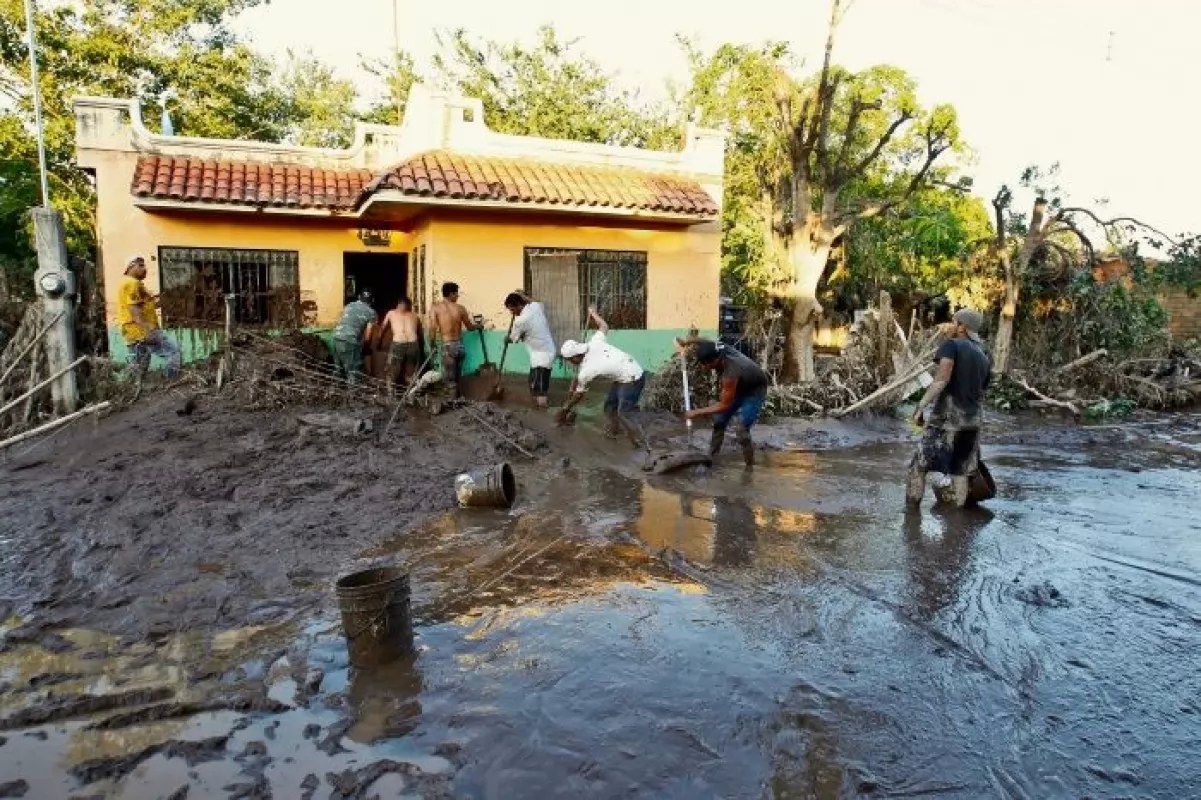 Emiten recomendaciones ante riesgo de huracán en Nayarit