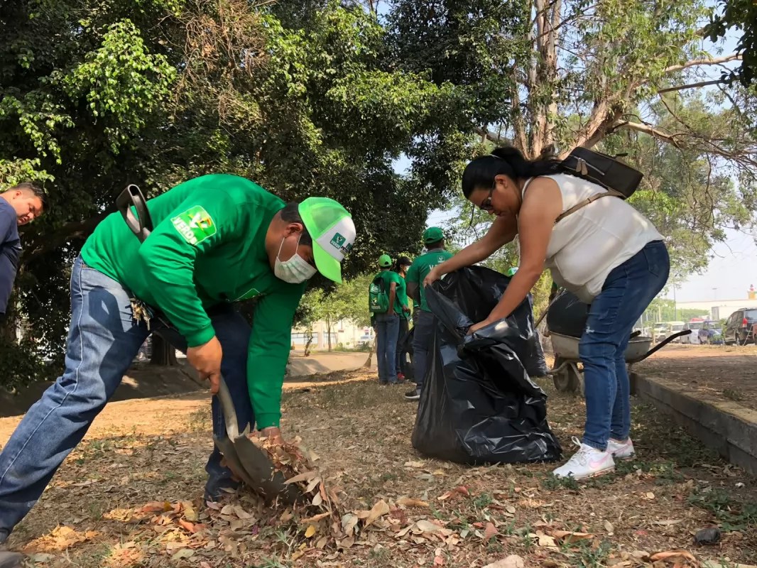 Realizan limpieza de canales en Ciudad del Valle