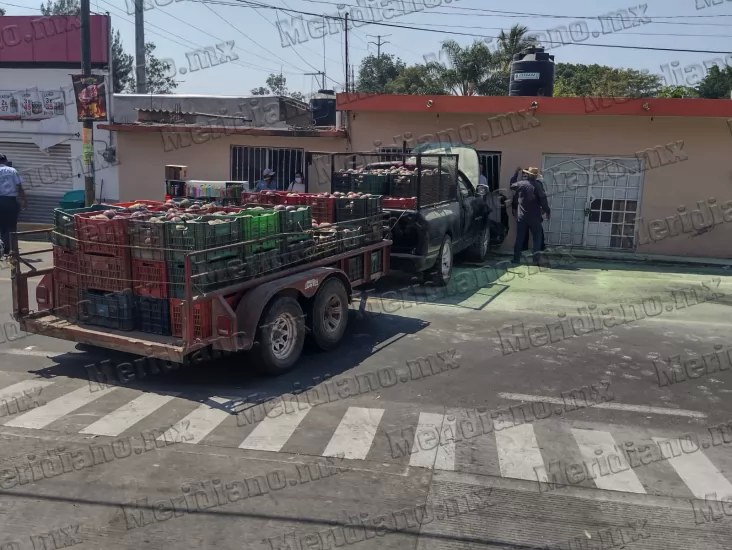 Por poco se quema camioneta en gasolinera