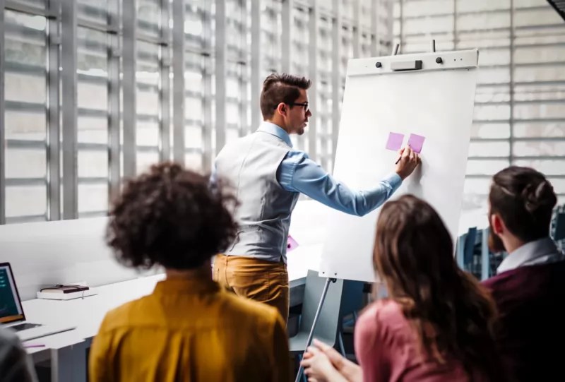 La capacitación, una forma de tirar dinero I