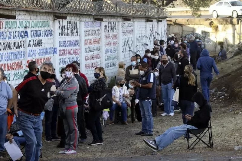 Desempeño de Jalisco y México en la pandemia