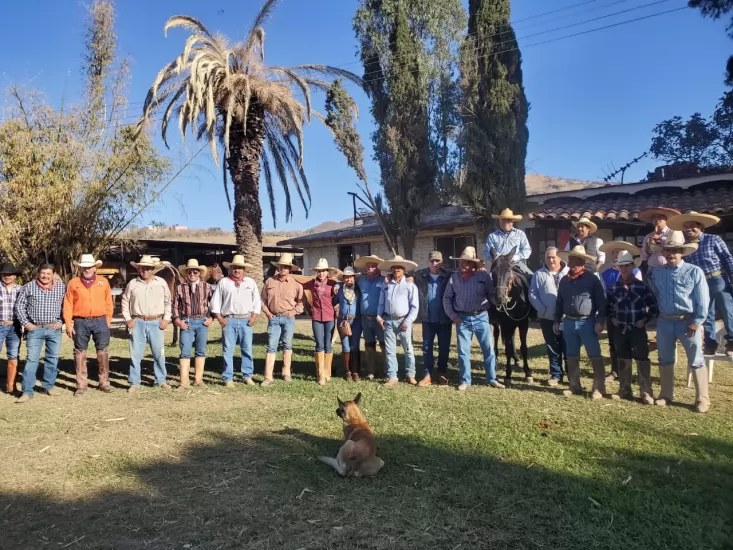 Entre Piales y Manganas “A Talpa por devoción y a Vallarta por diversión”