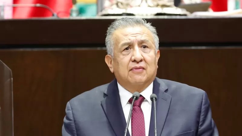 Morena separó de su  bancada a Saúl Huerta