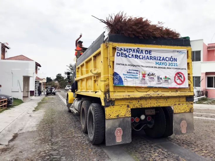 En Xalisco arranca campaña de descacharrización contra el dengue