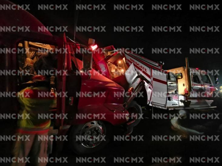 Tras sofocar incendio: Bomberos sufren accidente en la Jala-Compostela