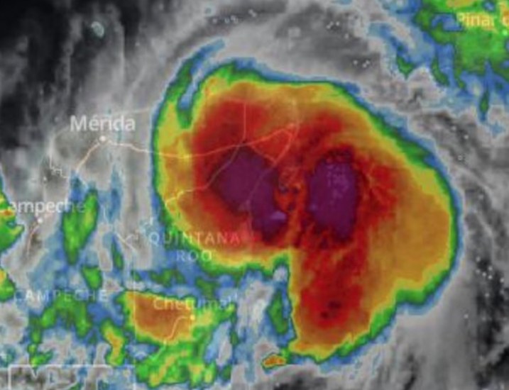 Huracán \"Zeta\" está sobre Quintana Roo: Carlos Joaquín