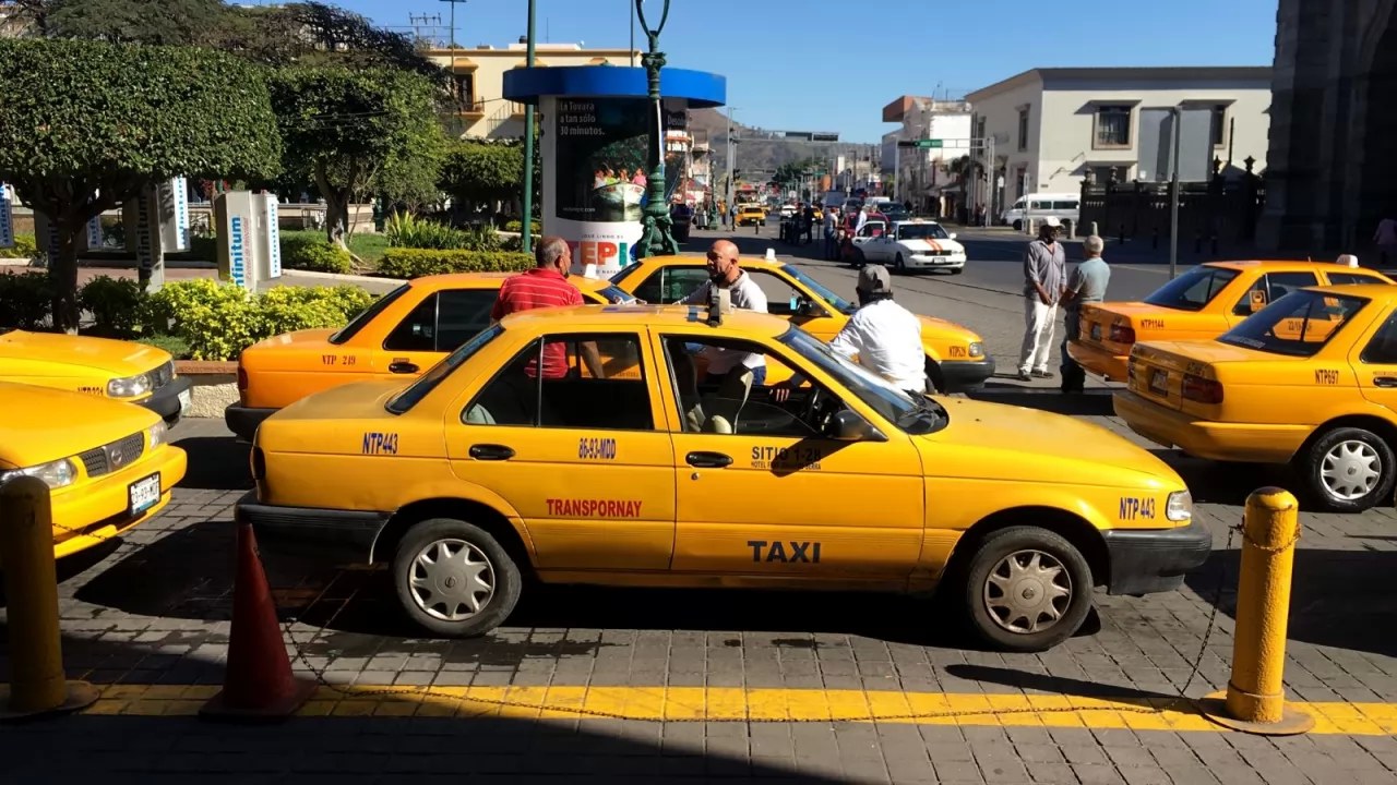 Celebran taxistas anuncio de la Feria Nacional Nayarit 2022