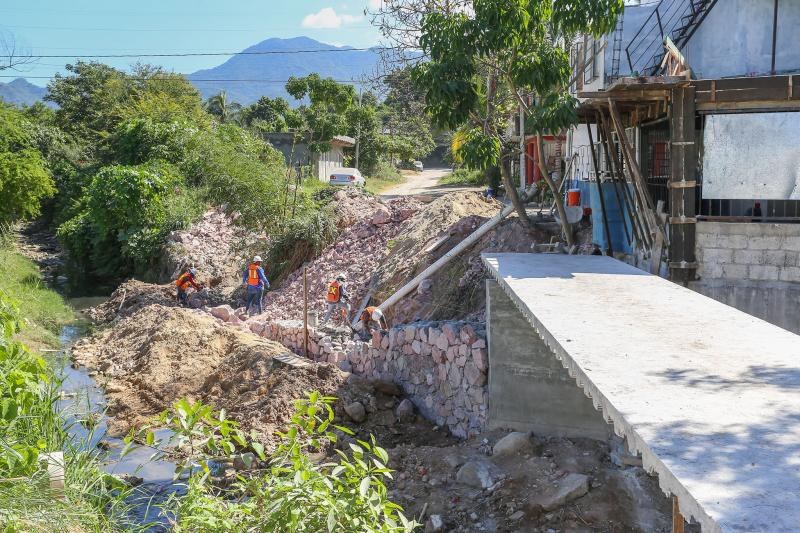 Mejora Dávalos la Conectividad Con la Construcción de Tres Puentes en Diferentes Colonias