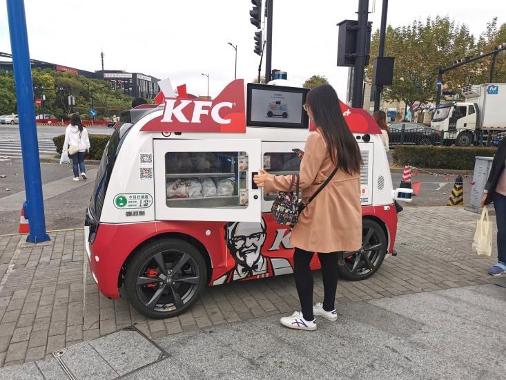 KFC vende comida en calles de China, sin contacto humano