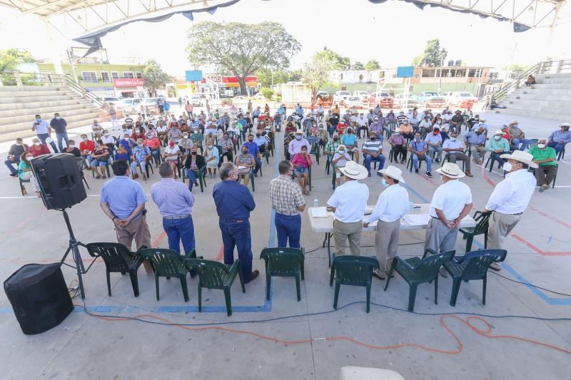 Agradecen Ejidatarios de Ixtapa el Apoyo de Dávalos