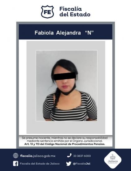 Detienen a mujer acusada de abusar sexualmente de su hijo