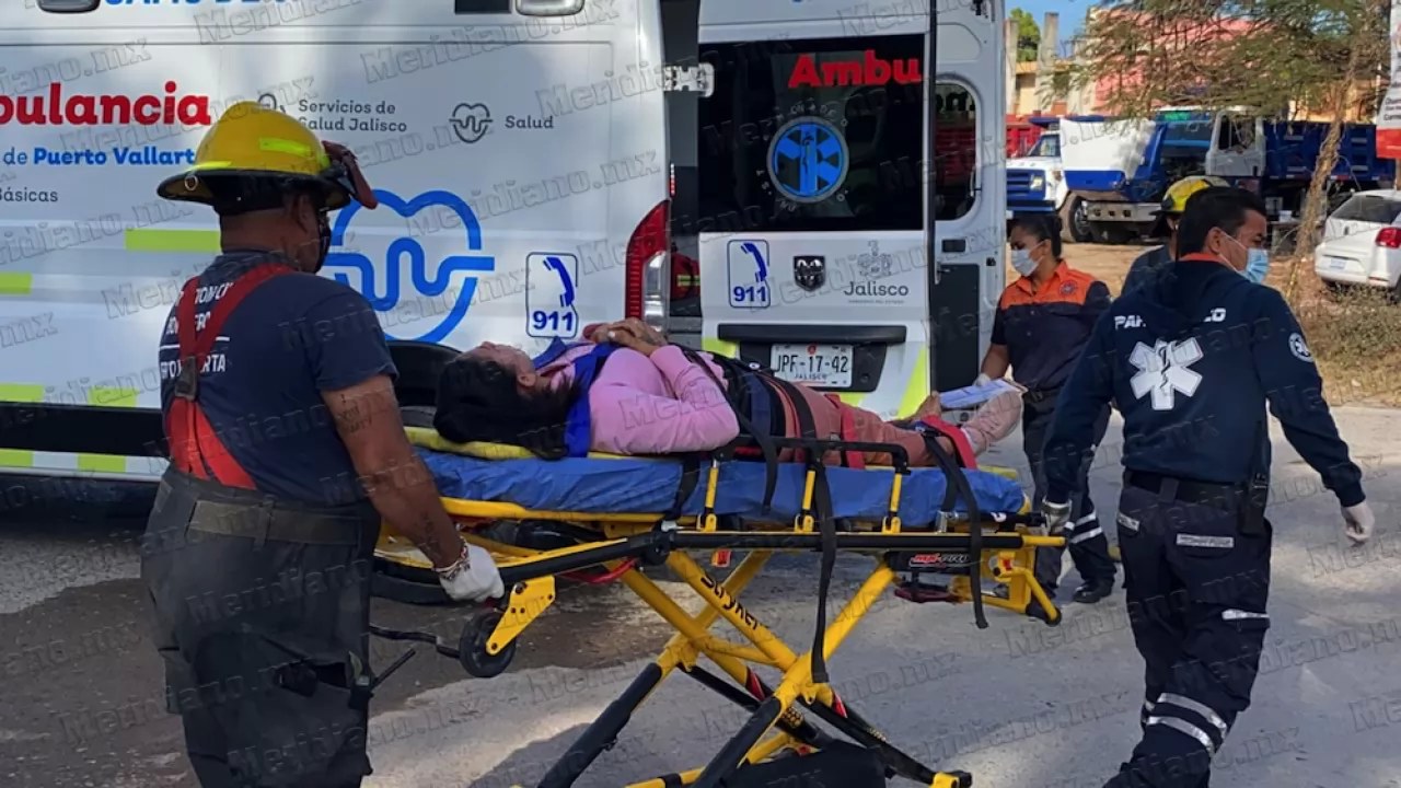 ¡brutal choque  de motociclistas!