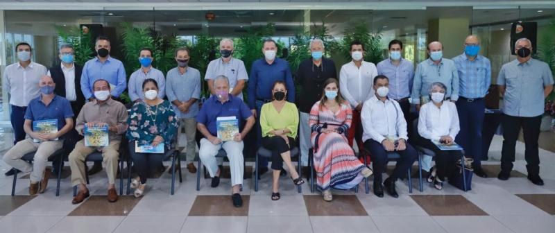 Reconocen empresarios trabajo del doctor Jaime Cuevas