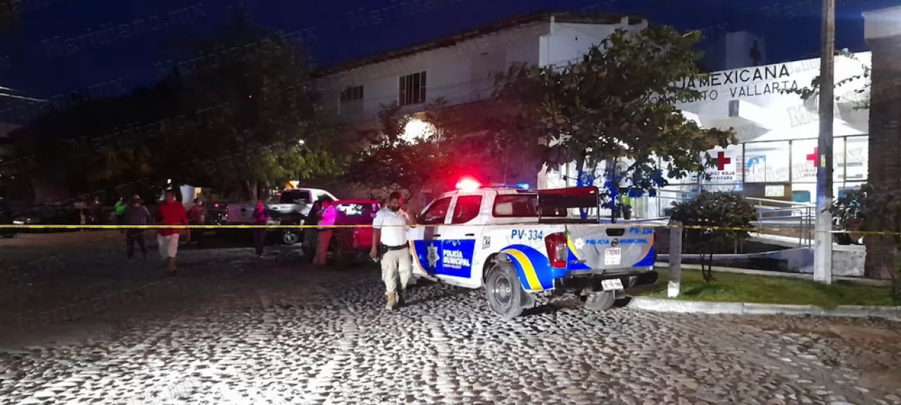 ¡murió afuera de la cruz roja!