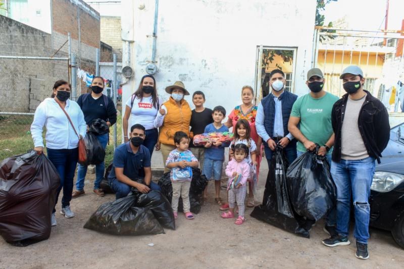 DIF Vallarta Hace Felices a Miles de Niños Vallartenses