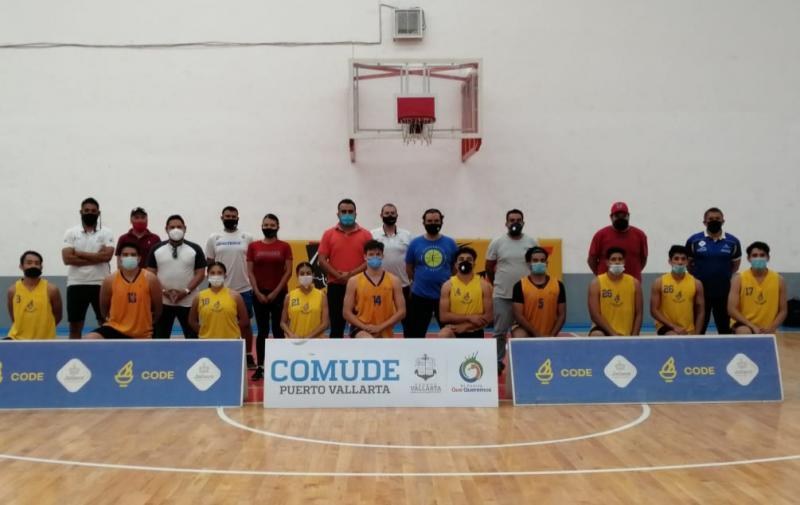 Capacitan a Entrenadores y Deportistas de Baloncesto