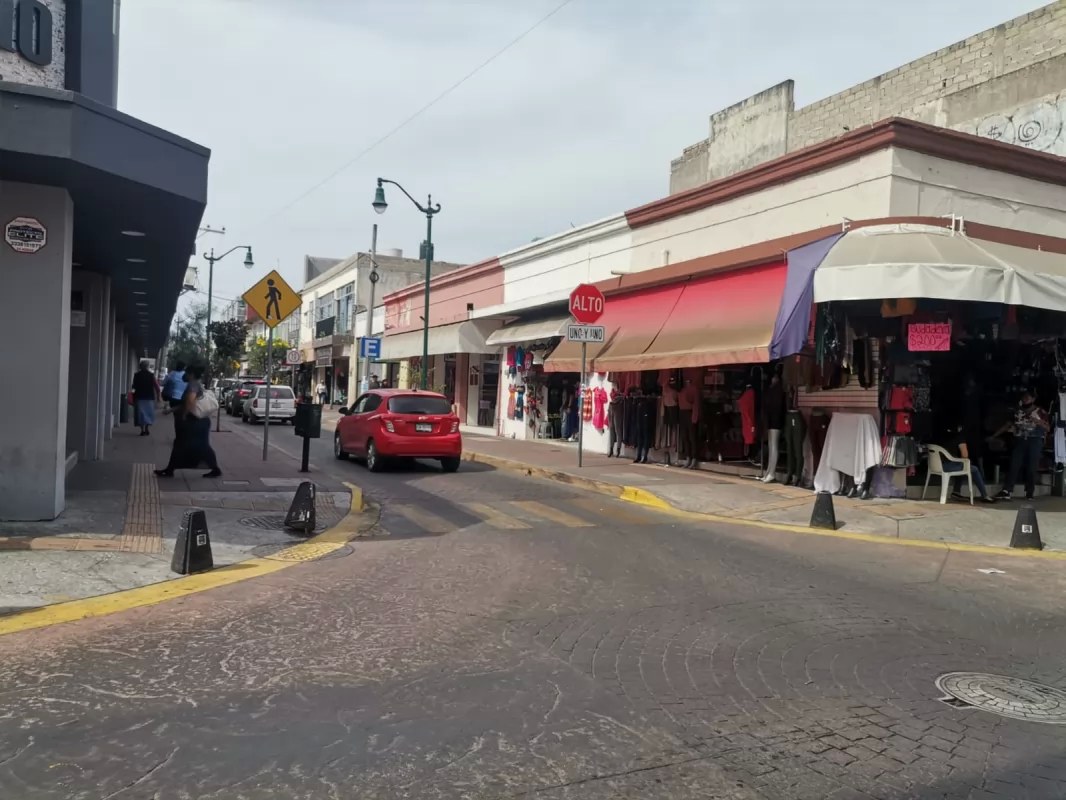 Calles desoladas y bajas ventas en el Centro de Tepic