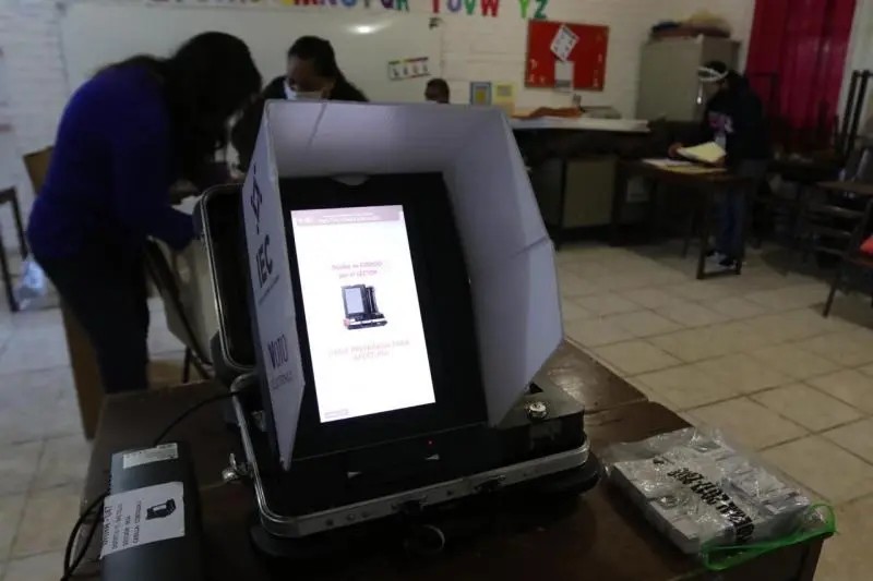 Jalisco y Coahuila implementarán urnas electrónicas en las próximas elecciones