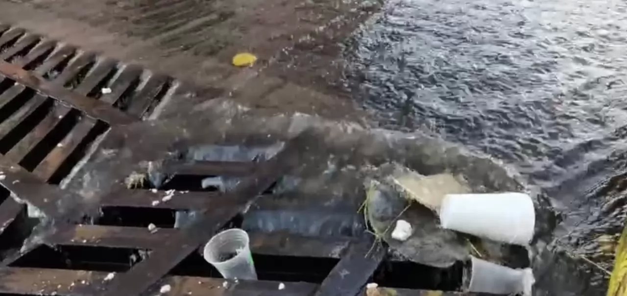 Desperdicia Tepic millones de litros de agua por fuga en el Centro